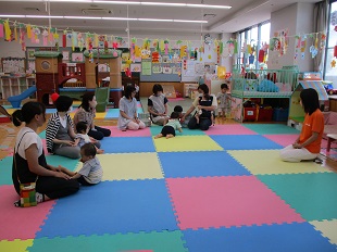 誕生者の自己紹介のようす