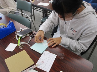 カードに装飾されている様子