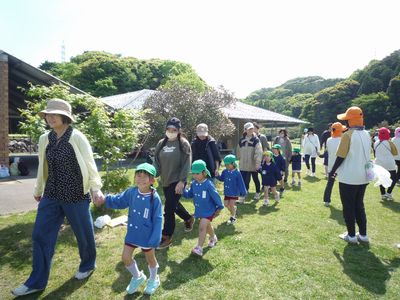 お家の人と体操するよ