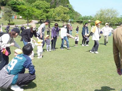 0・1歳児クラスの親子遊戯です