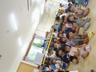 みんなで真剣に聞きました