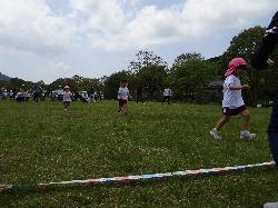 ももぐみさんがかけっこしているところ