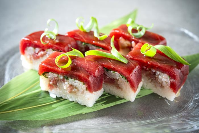 伊万里香ねぎとマグロの押し寿司