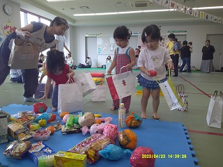 買い物のレク走を楽しんでいる様子