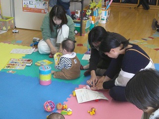 ツボを押しているところ