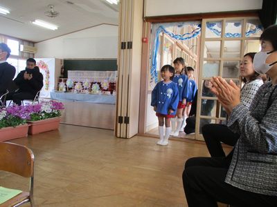 卒園式。まつ組さんの入場です