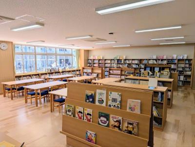 東山代小学校　学校図書館