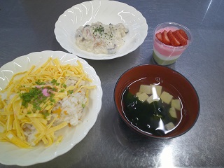 ちらし寿司など出来上がった写真