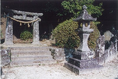 肥前鳥居・逆修板碑・六道板碑