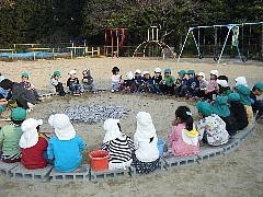 円になって