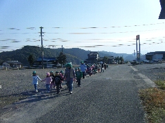 初詣に行っている写真