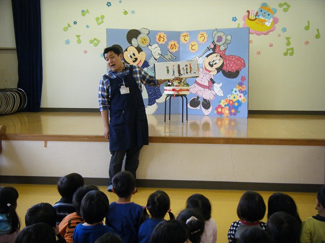 ぶっくんのお兄さんの読み聞かせ